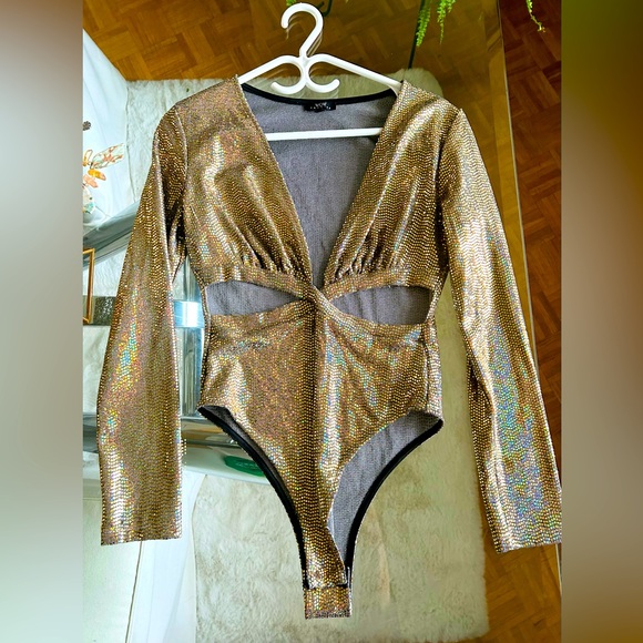 Wow Couture, sexy, eye catching , Sparkly Gold women’s bodysuit - Picture 1 of 3